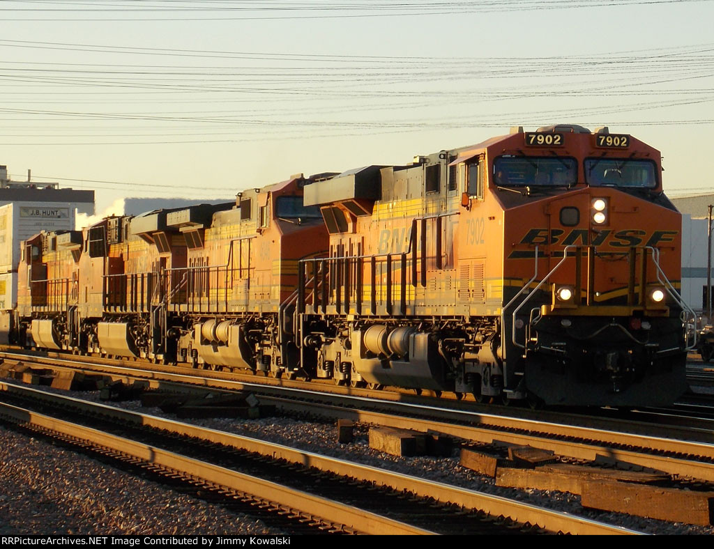 BNSF 7902 ES44DC Commerce CA 2